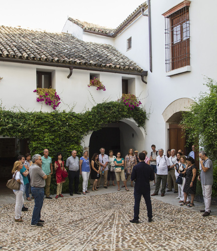 Casa Árabe colabora con dos ofertas docentes en el programa Código Joven del IAJ.