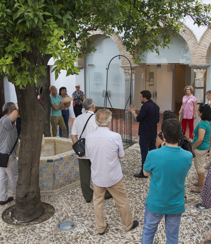 Casa Árabe colabora con dos ofertas docentes en el programa Código Joven del IAJ.